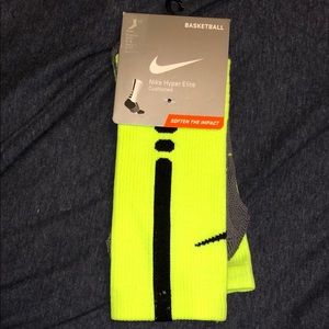Nike hyper elite cushioned basketball crew socks